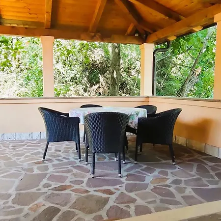 Pergola Apartment