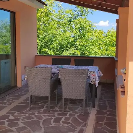 Pergola Apartment *